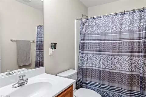 Bath - 129 Dover Dr, King, NC 27021 photo 3 of 3