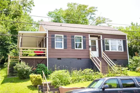 415 Pippen St, Mount Airy, NC 27030