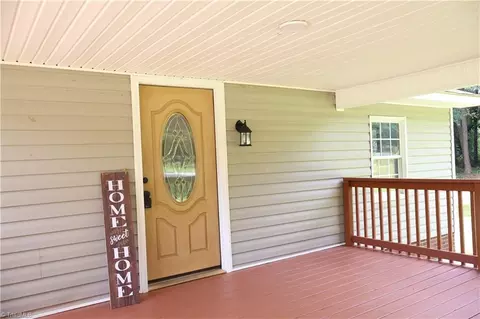 3466 Calloway Dr, Haw River, NC 27258 photo 5