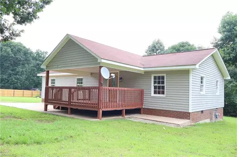 3466 Calloway Dr, Haw River, NC 27258