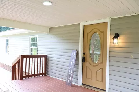 3466 Calloway Dr, Haw River, NC 27258 photo 4