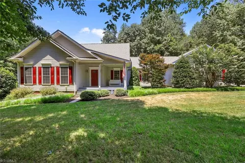 207 Olympia Dr, Mooresville, NC 28117