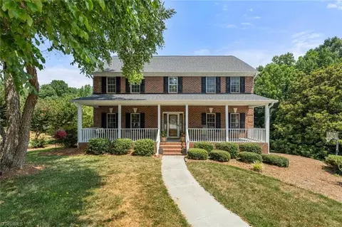 3605 Comeragh Ct, Clemmons, NC 27012