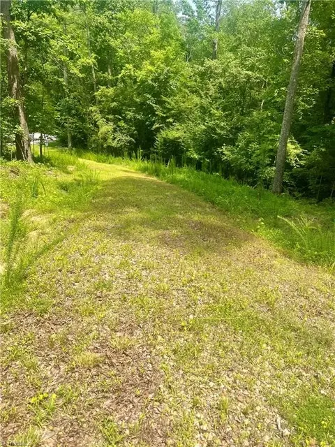 432 Big Tree Rd, High Point, NC 27265 photo 9