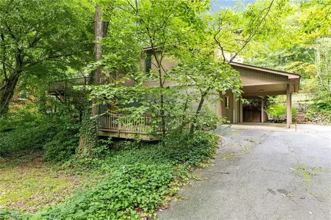 511 Valleybrook Dr, Jamestown, NC 27282