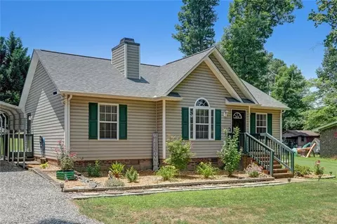 165 Ranch Dr, Reidsville, NC 27320