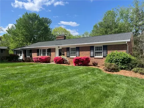 840 Camelot Ct, Winston Salem, NC 27106