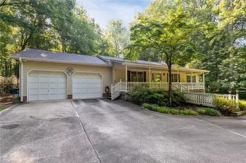 4006 Windspray Loop, Summerfield, NC 27358 photo 3