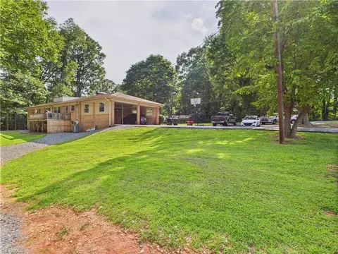 3196 Forest Dr, Randleman, NC 27317 photo 6