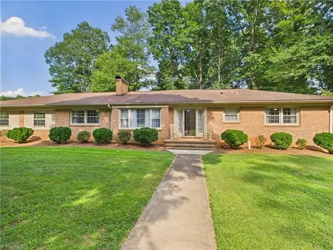 3196 Forest Dr, Randleman, NC 27317