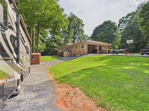 3196 Forest Dr, Randleman, NC 27317 photo 5