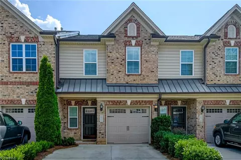 1085 Richmond Park Dr, Winston Salem, NC 27103