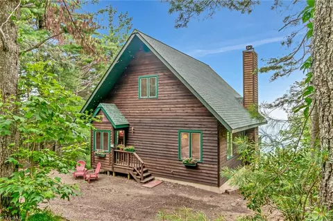 583 Belle Meadow Ln, Laurel Springs, NC 28644