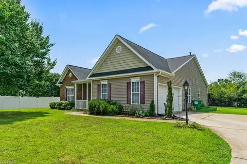 105 Derby Dr, King, NC 27021