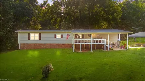 259 Meadow Ln, Lexington, NC 27295