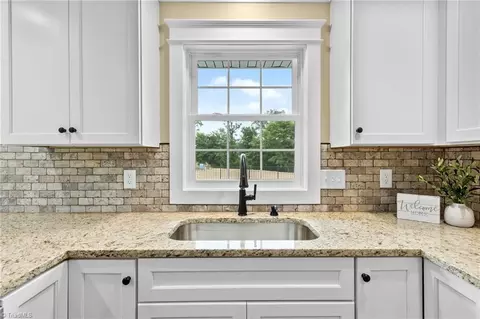 893 Chief Thomas Rd, Harmony, NC 28634 photo 14
