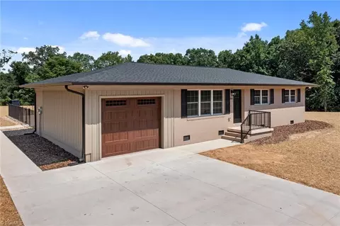 893 Chief Thomas Rd, Harmony, NC 28634