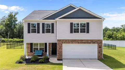 126 Olivia Ct, Lexington, NC 27292