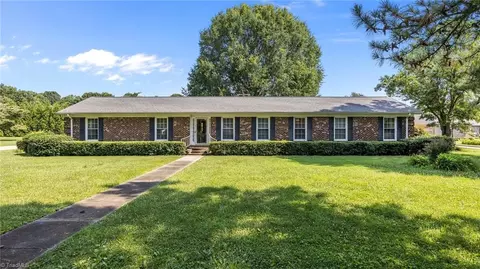 102 Trinity Dr, Elon, NC 27244
