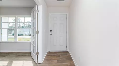 329 Lantanna Ave, Lexington, NC 27295