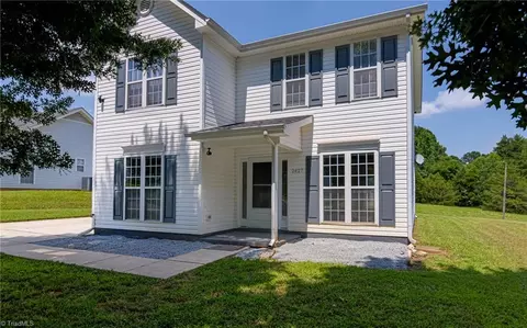 2427 Glen Laurel Dr, Greensboro, NC 27406