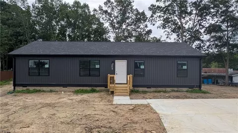 2197 Meadow Ridge Rd, Burlington, NC 27217