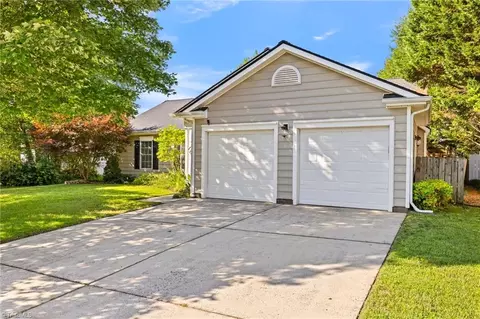 3520 Bent Trace Dr, High Point, NC 27265