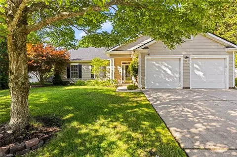 3520 Bent Trace Dr, High Point, NC 27265 photo 2
