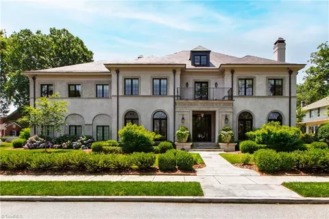 301 Wentworth Dr, Greensboro, NC 27408