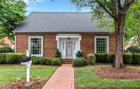 226 Pinetuck Ln, Winston Salem, NC 27104