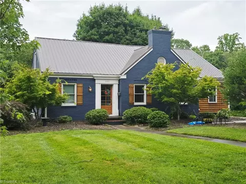 209 Avondale Dr E, Greensboro, NC 27403