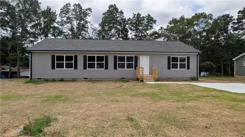 2189 Meadow Ridge Rd, Burlington, NC 27217