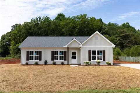7956 Glade St, Rural Hall, NC 27045