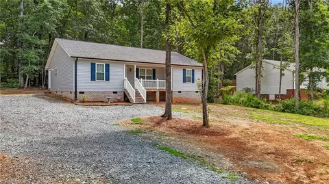 5062 Jordan Valley Rd, Trinity, NC 27370