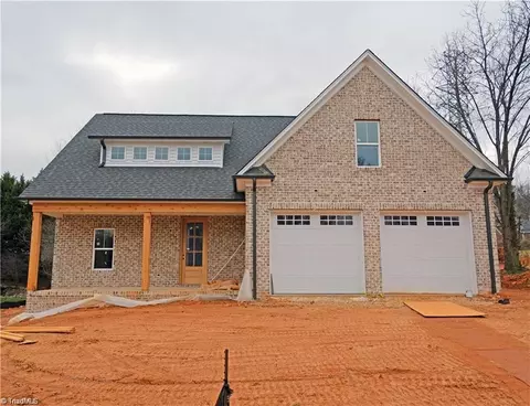 429 Wentworth Dr, Winston Salem, NC 27107