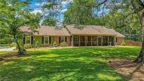 2146 Brushy Mountain Rd, Wilkesboro, NC 28697