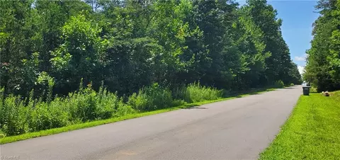 168 Valley Springs Dr, Olin, NC 28660