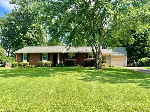 6304 Roblyn Rd, Greensboro, NC 27410