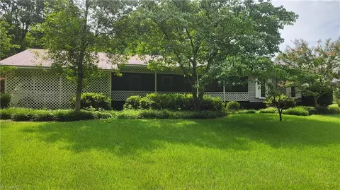 842 Tom Livengood Rd, Winston Salem, NC 27107