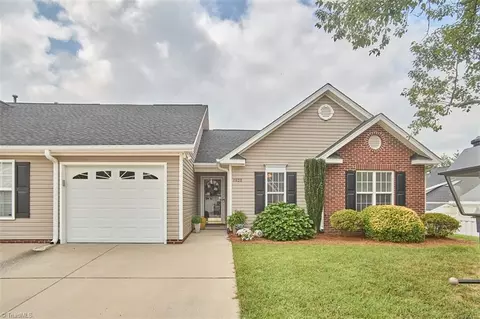 6828 Wingrave Rd, Clemmons, NC 27012