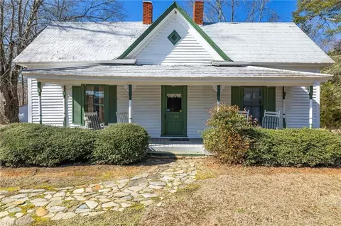 7026 Summerfield Rd, Summerfield, NC 27358