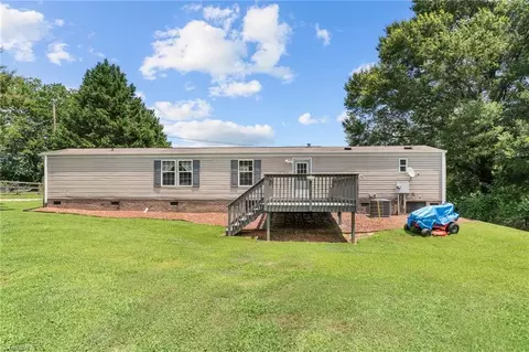 1020 Gordon Home Rd, Pinnacle, NC 27043