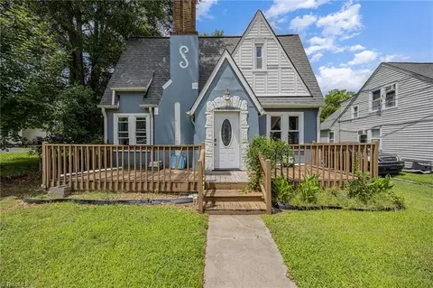 4 Elliott Dr, Thomasville, NC 27360