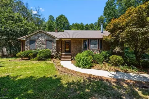 155 Spring Hollow Rd, High Point, NC 27262