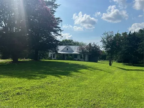 3433 Rolling Rd, High Point, NC 27265 photo 2