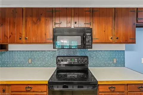 3433 Rolling Rd, High Point, NC 27265 photo 12