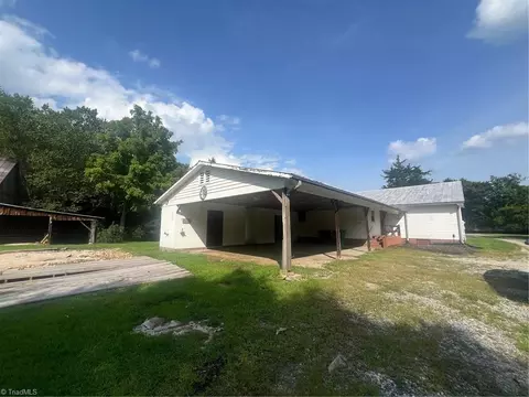 3433 Rolling Rd, High Point, NC 27265 photo 6