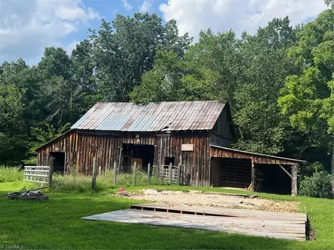 3433 Rolling Rd, High Point, NC 27265 photo 4