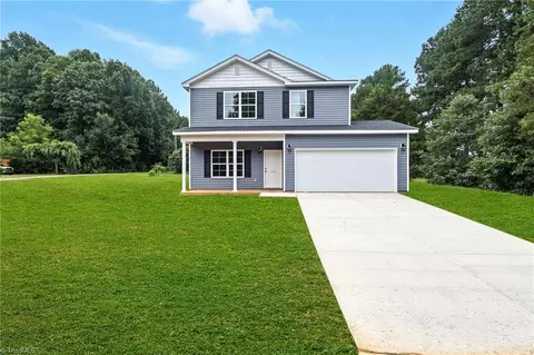 490 Ridge Ave E, Liberty, NC 27298