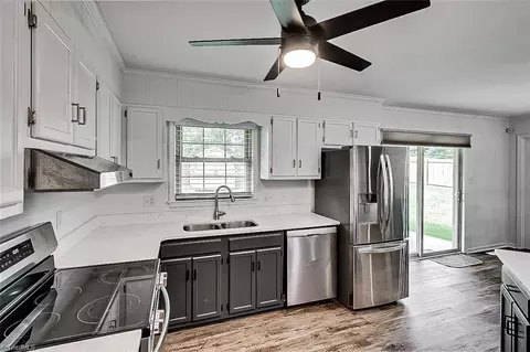 1018 Robert Ln, Archdale, NC 27263 photo 9